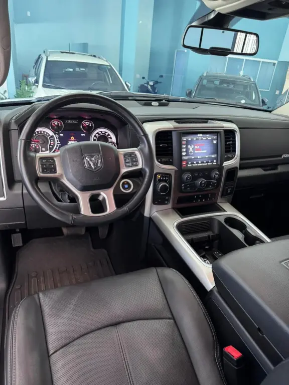 RAM 1500 - Foto
