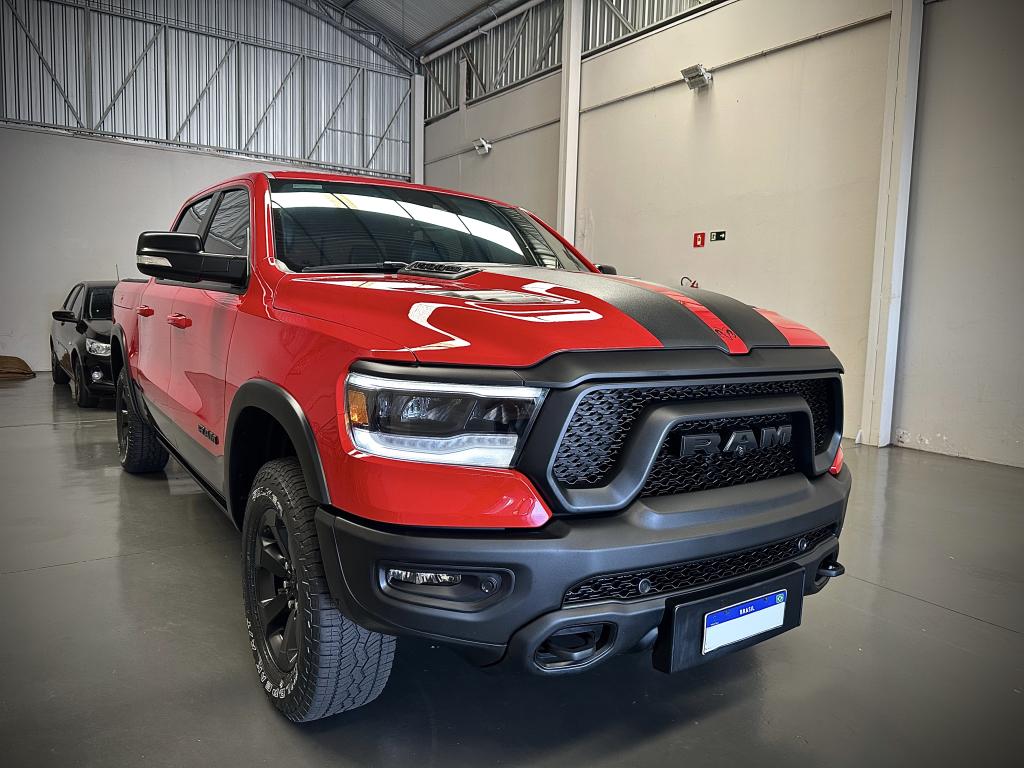 RAM 1500 - Foto