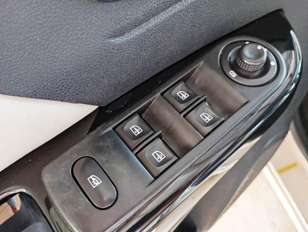 RENAULT Captur - Foto