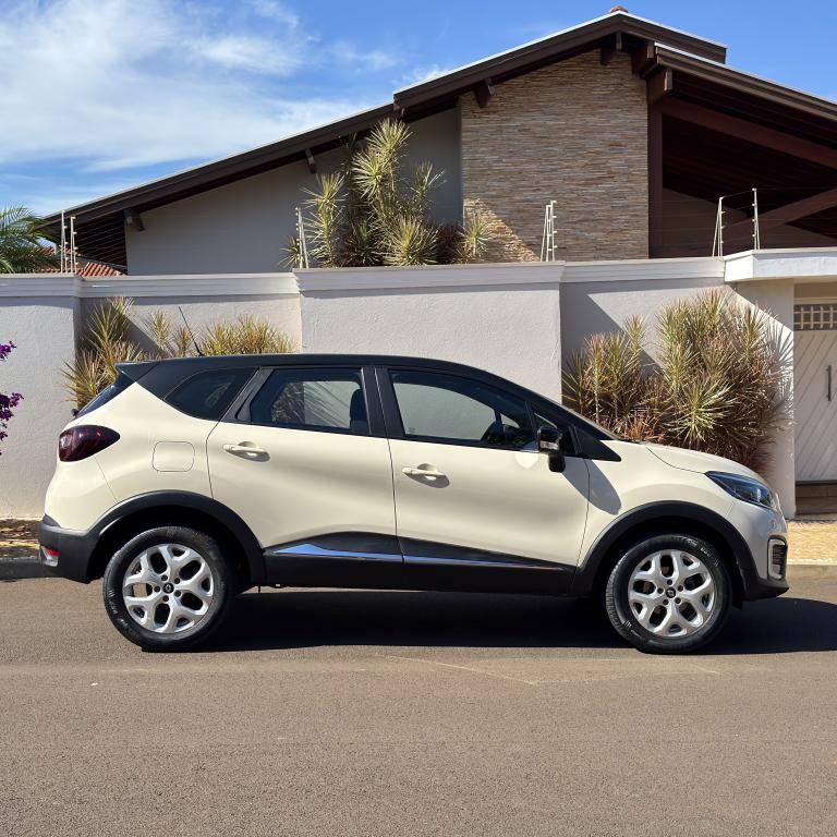 RENAULT Captur - Foto