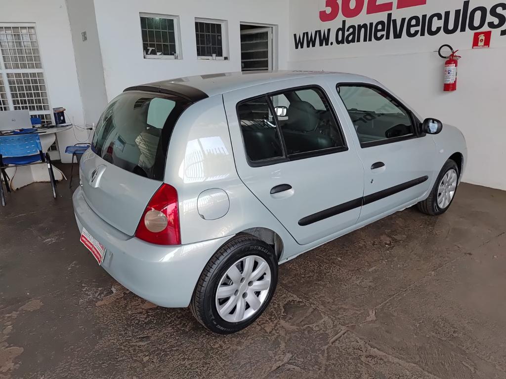 RENAULT Clio Hatch - Foto