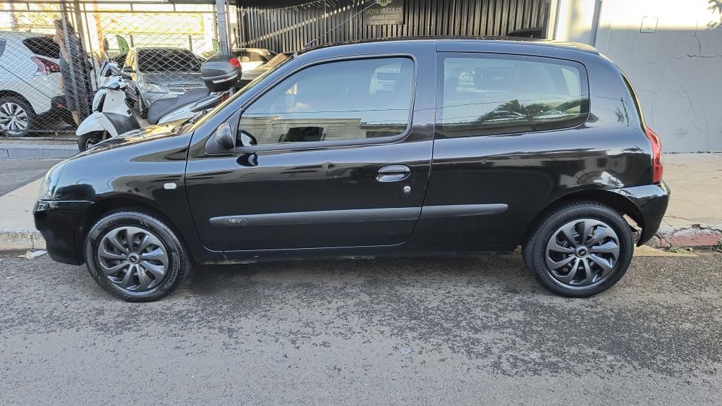 RENAULT Clio Hatch - Foto