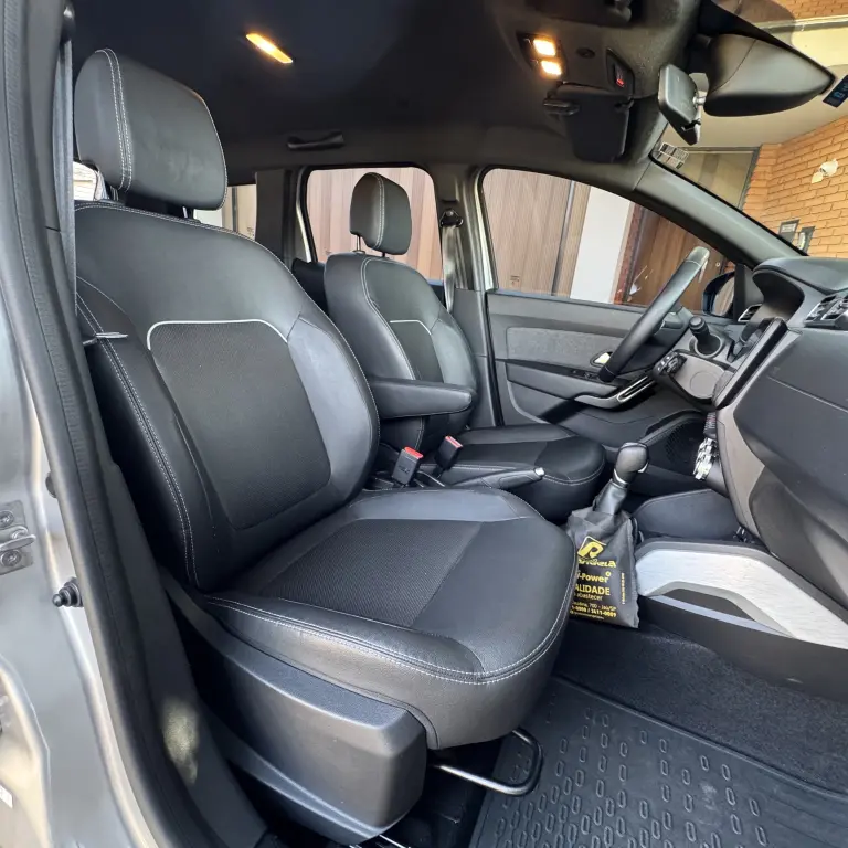 RENAULT Duster - Foto