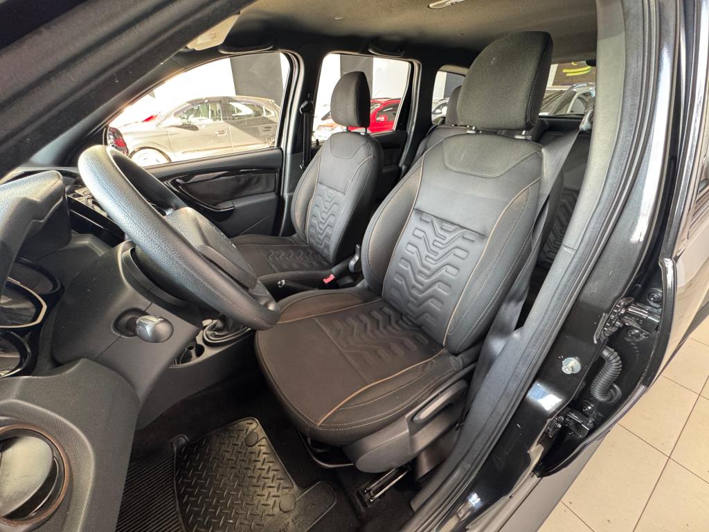 RENAULT Duster - Foto