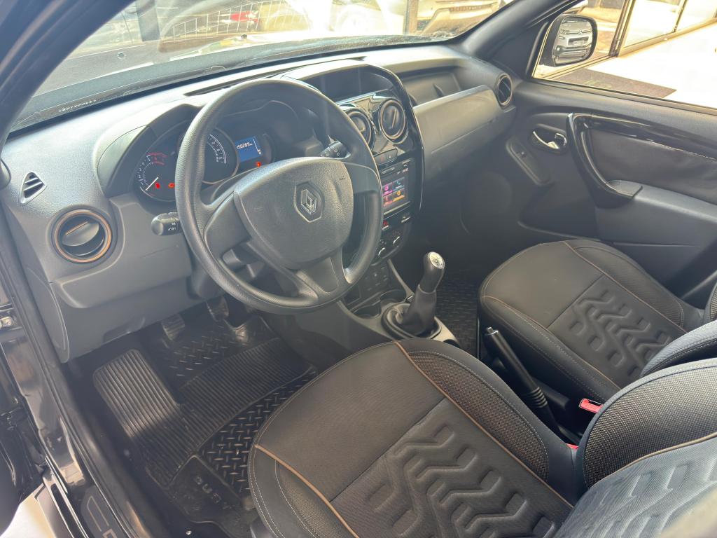 RENAULT Duster - Foto