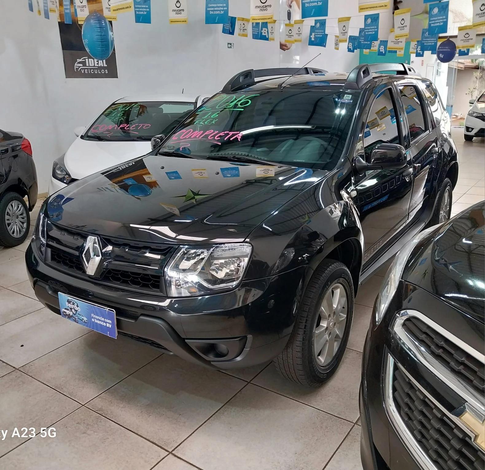 RENAULT Duster - Miniatura