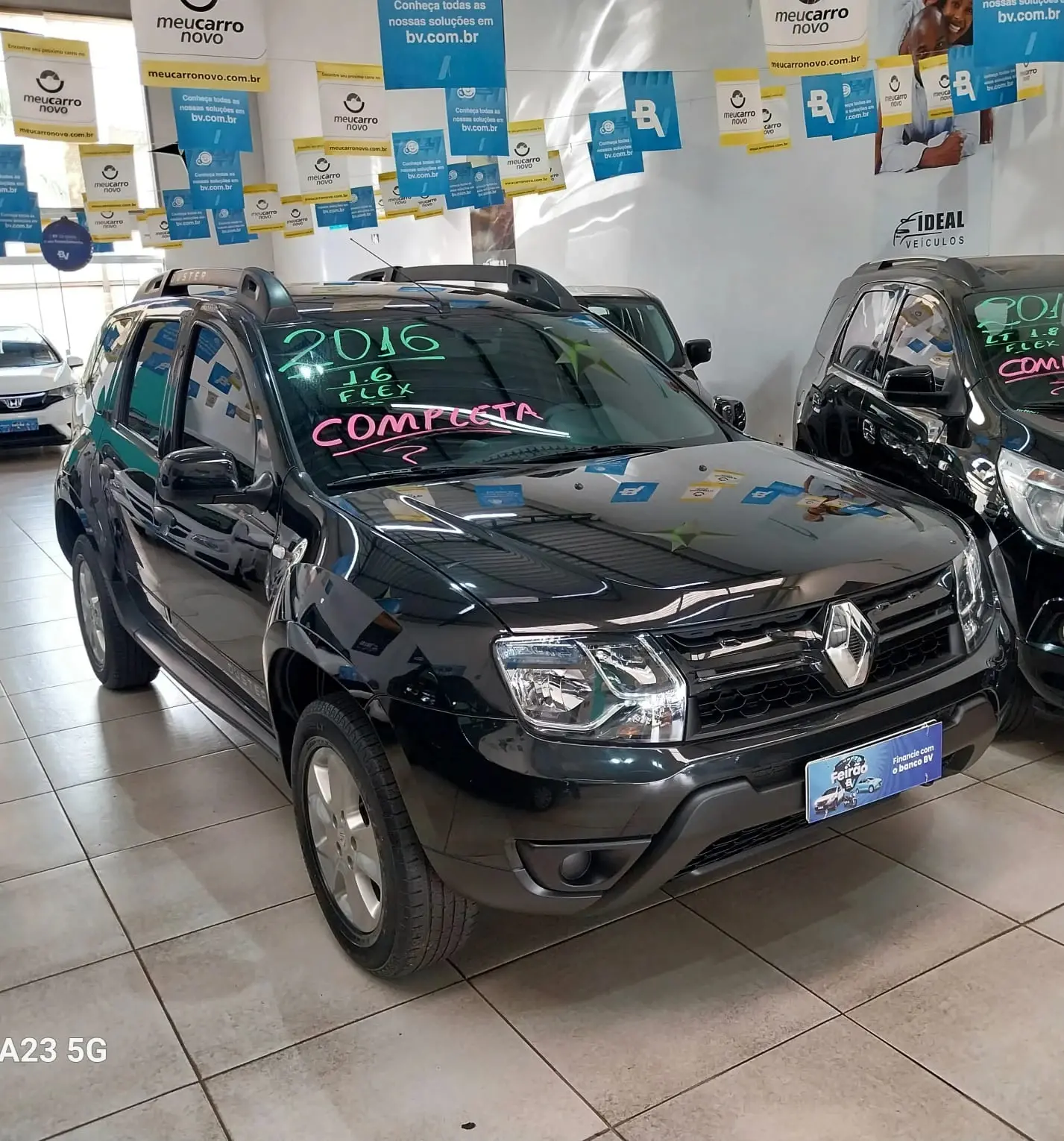 RENAULT Duster - Miniatura