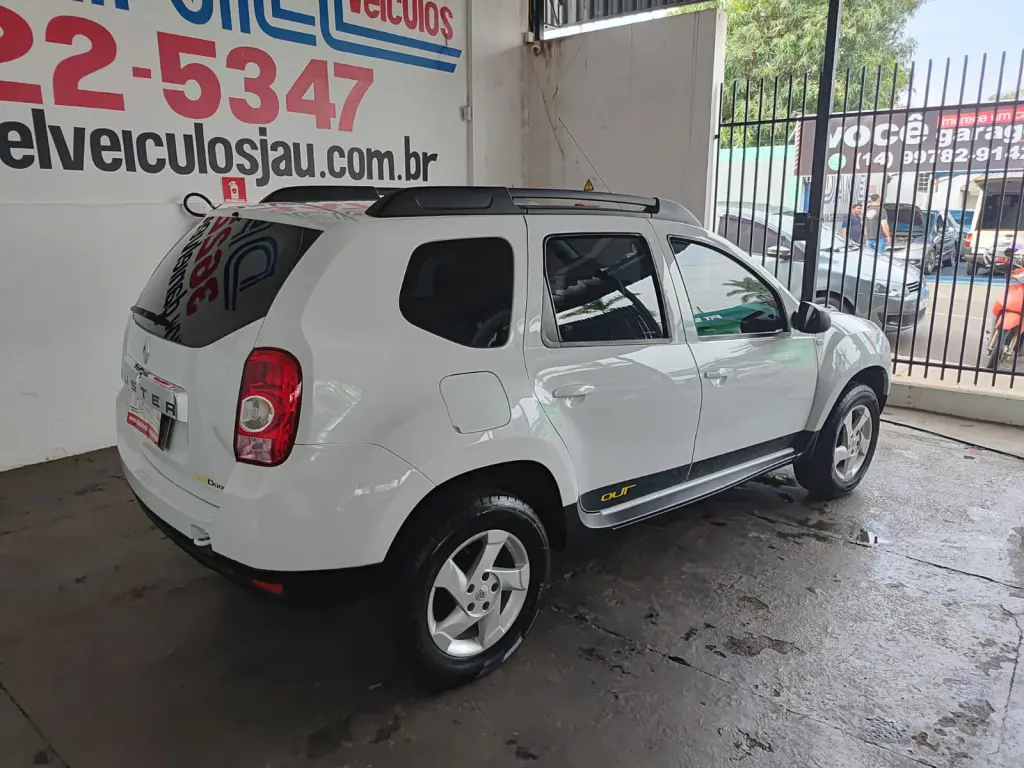 RENAULT Duster - Miniatura