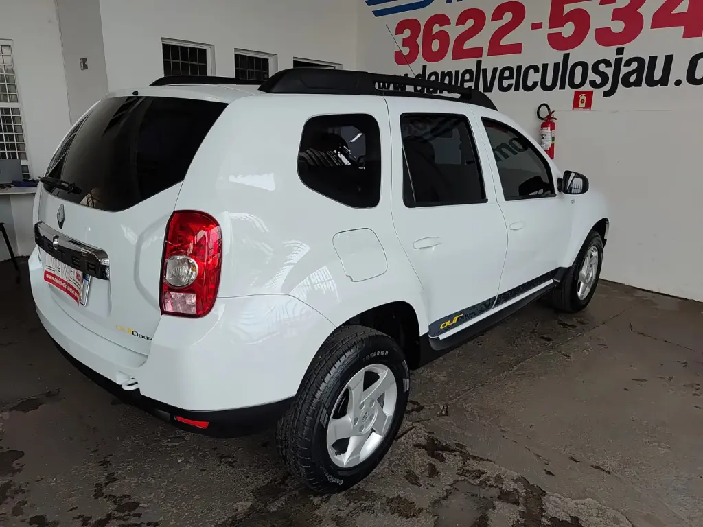 RENAULT Duster - Miniatura