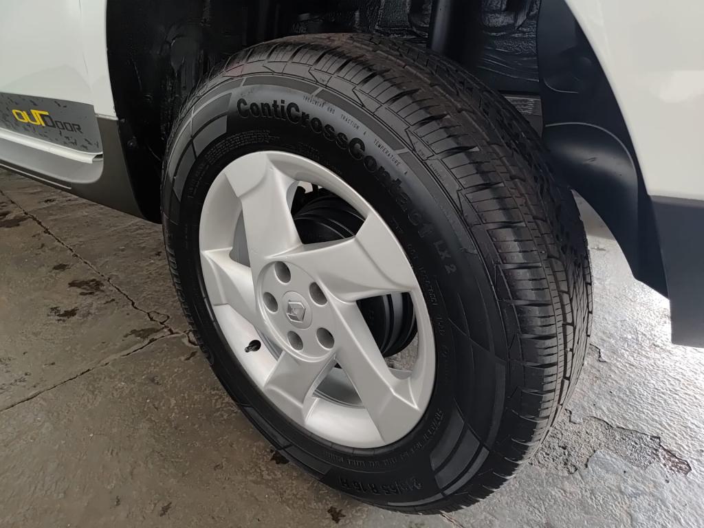 RENAULT Duster - Foto