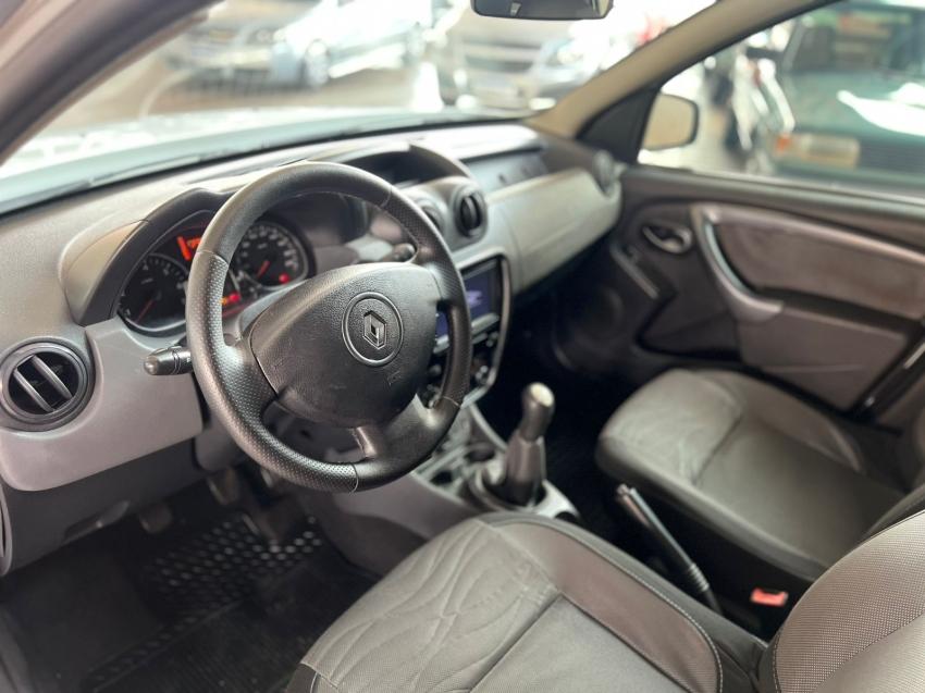 RENAULT Duster - Foto