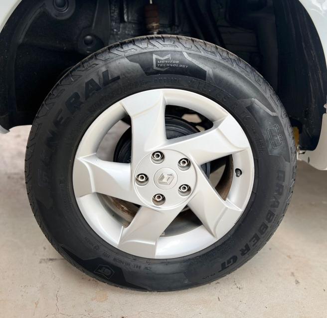 RENAULT Duster - Foto