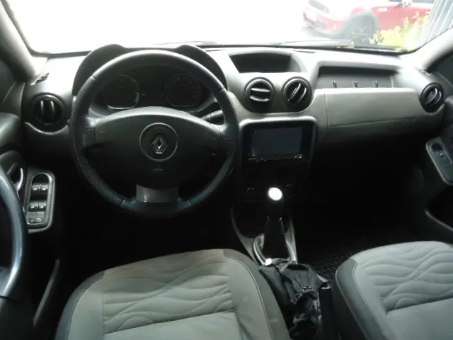 RENAULT Duster - Foto