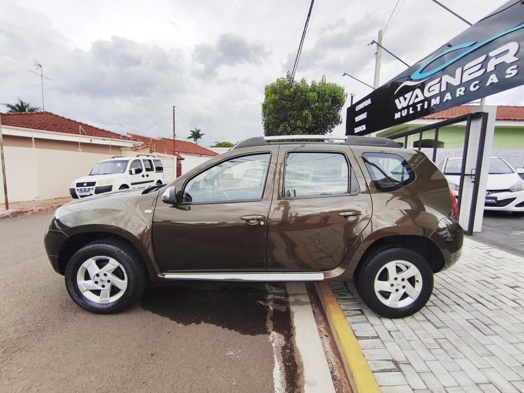 RENAULT Duster - Foto