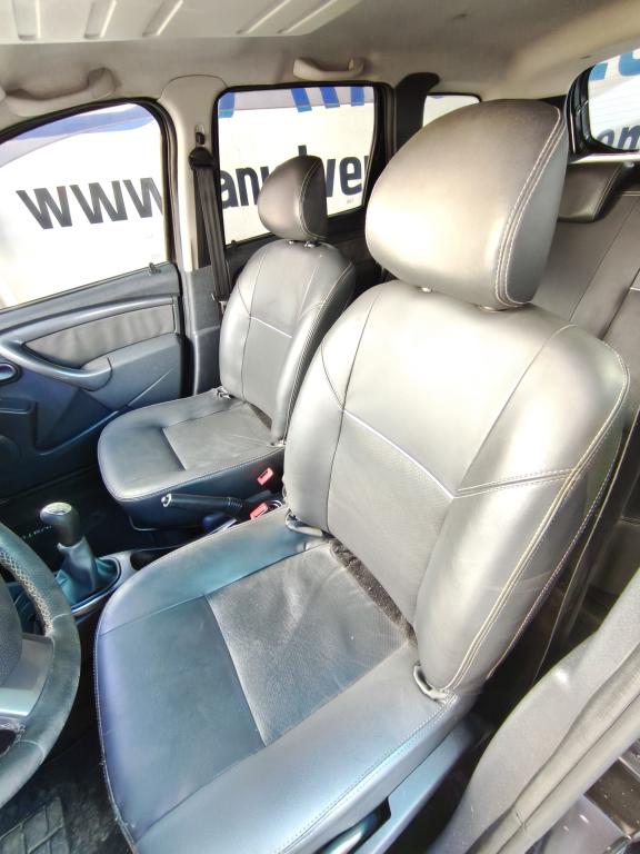 RENAULT Duster - Foto