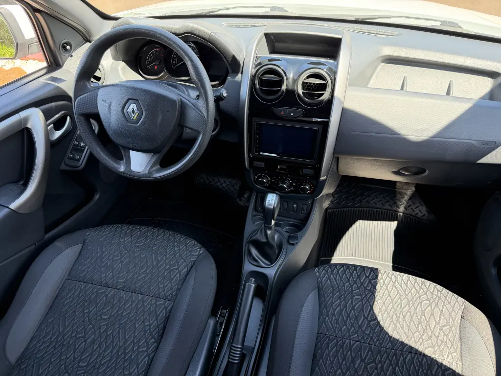 RENAULT Duster - Foto