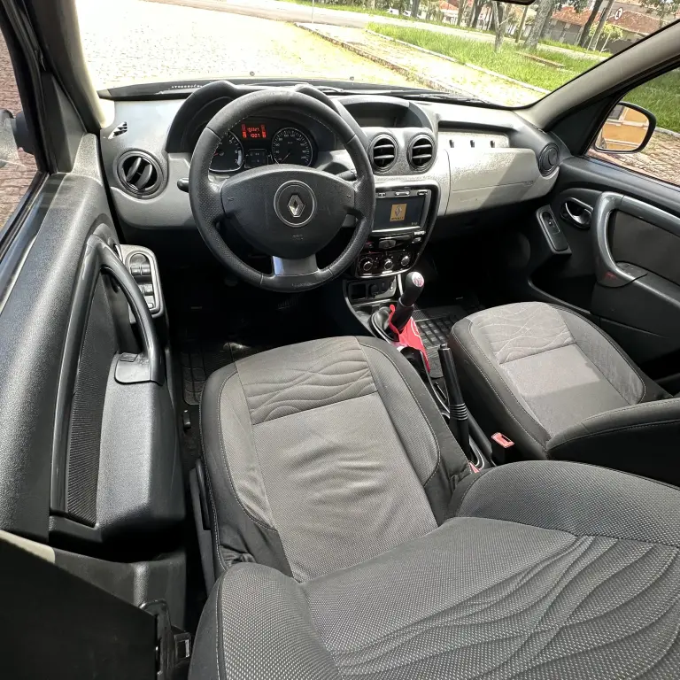 RENAULT Duster - Foto