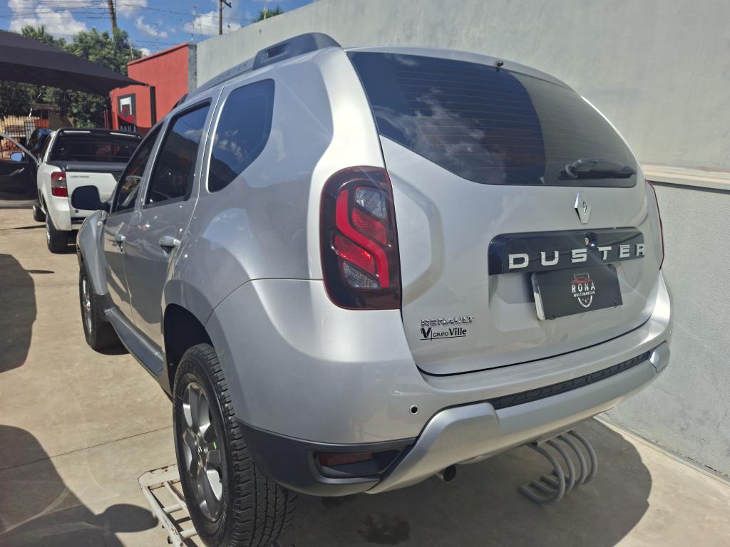 RENAULT Duster - Foto