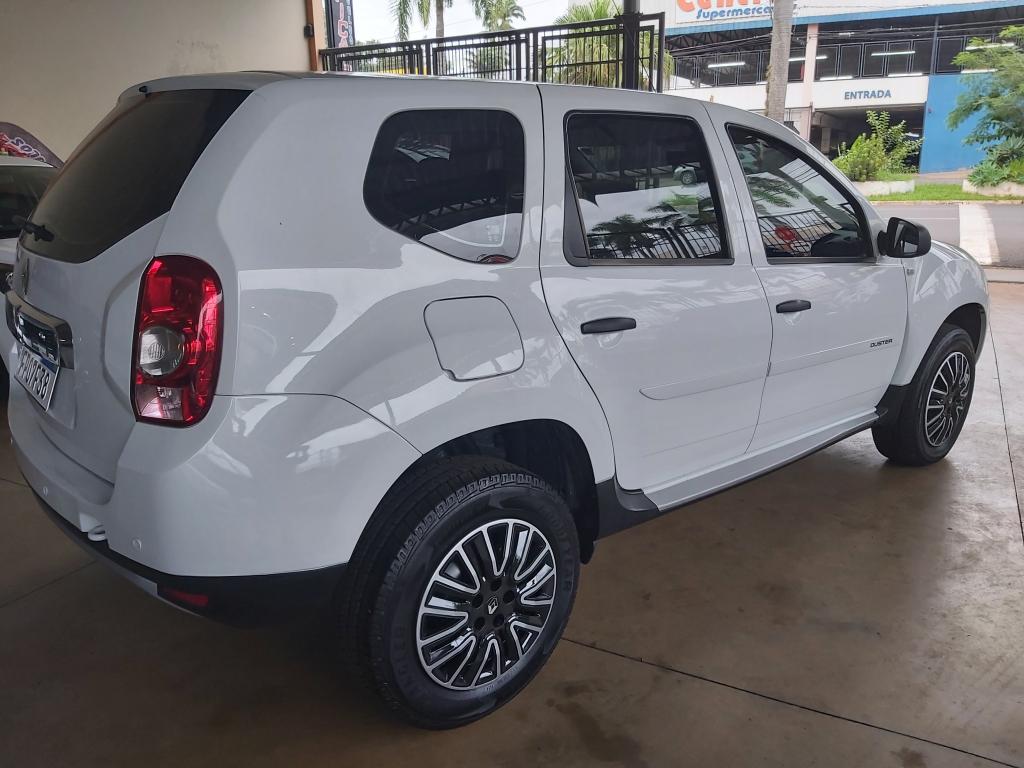 RENAULT Duster - Foto