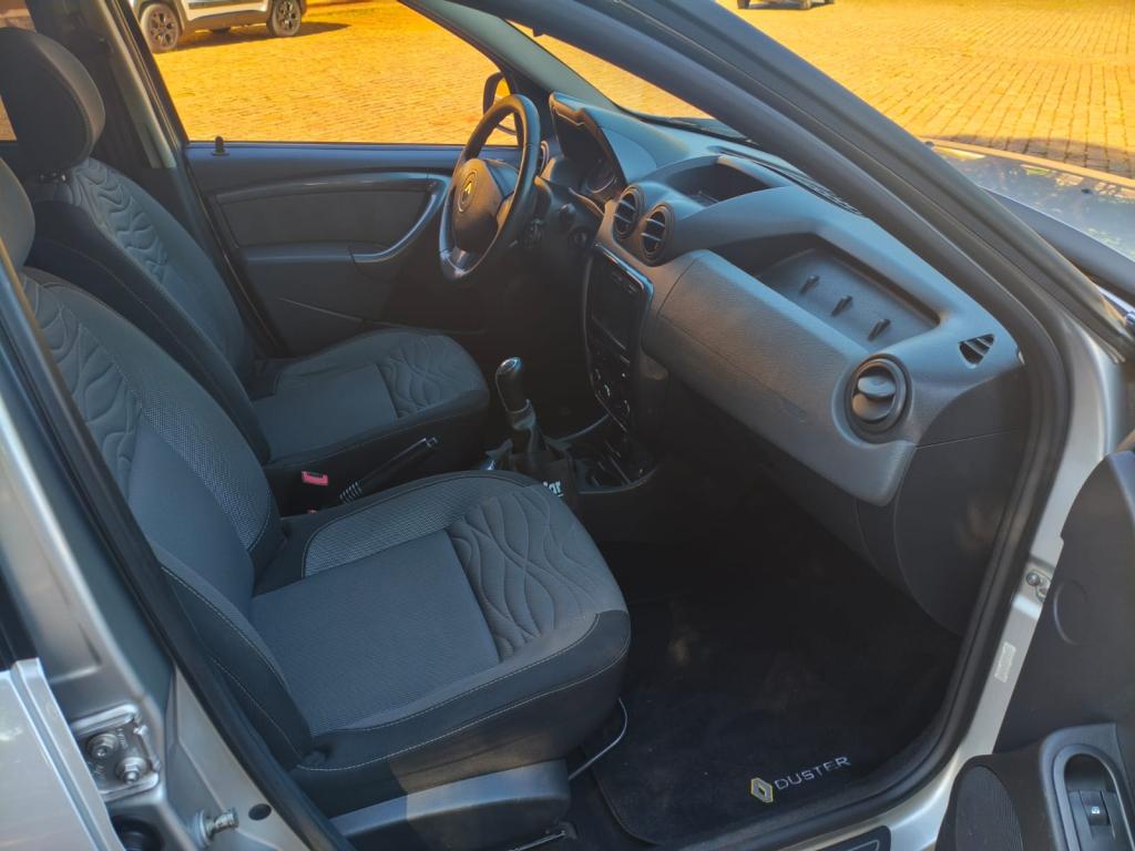 RENAULT Duster - Foto