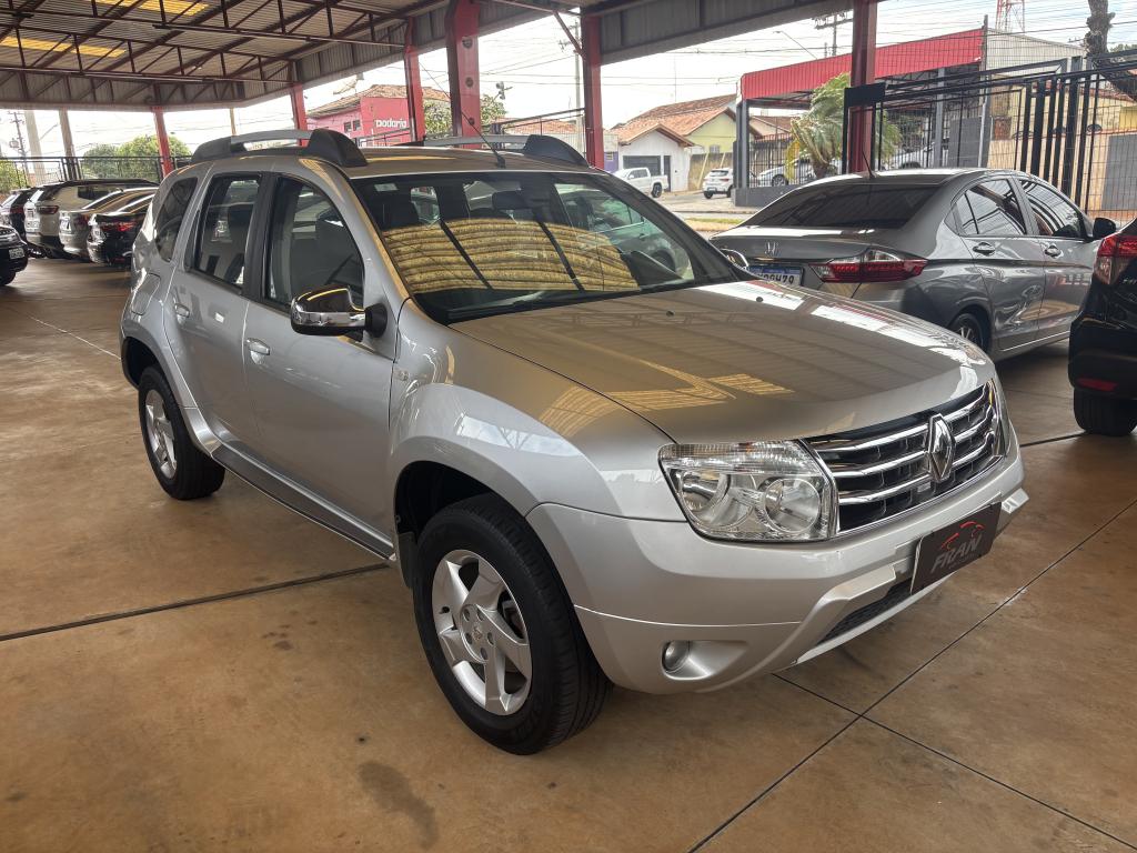 RENAULT Duster - Foto