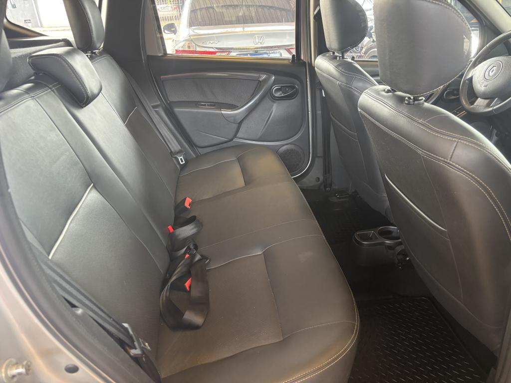 RENAULT Duster - Foto