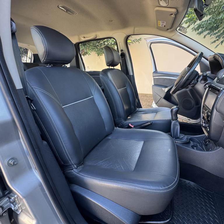 RENAULT Duster - Foto