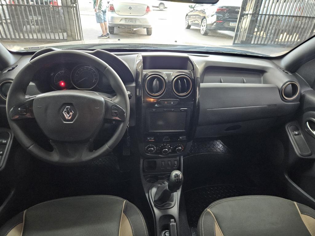 RENAULT Duster - Foto