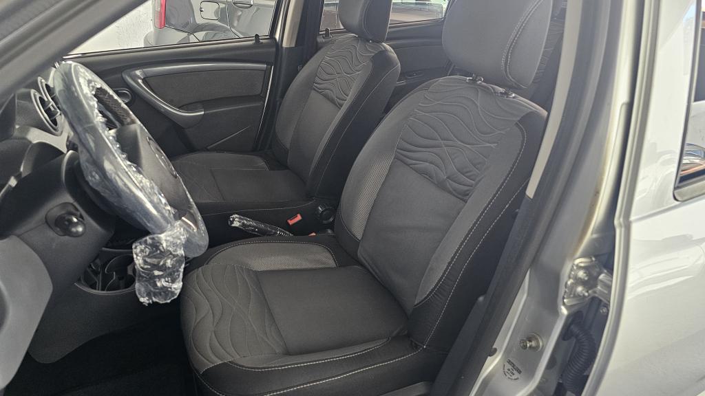 RENAULT Duster - Foto