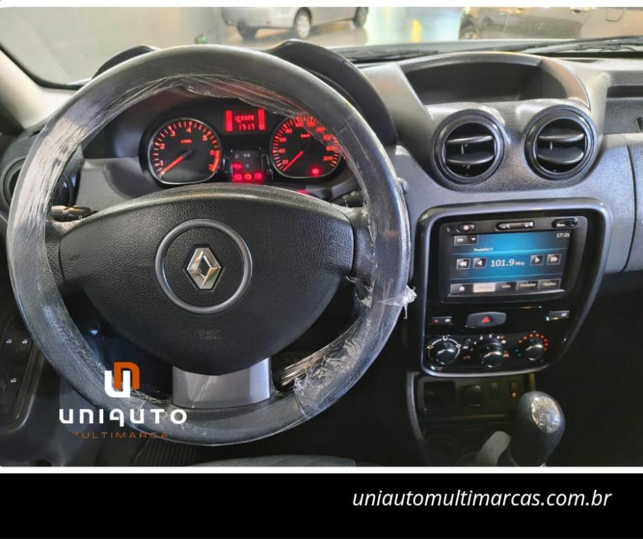 RENAULT Duster - Foto