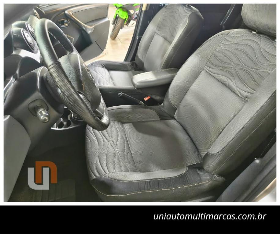 RENAULT Duster - Foto