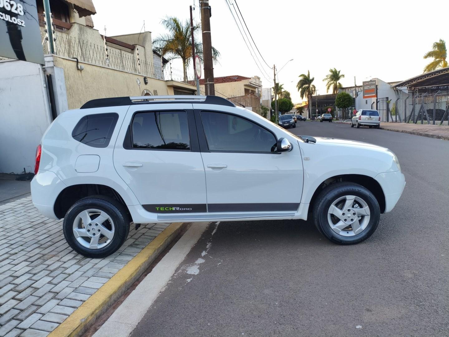 RENAULT Duster - Foto