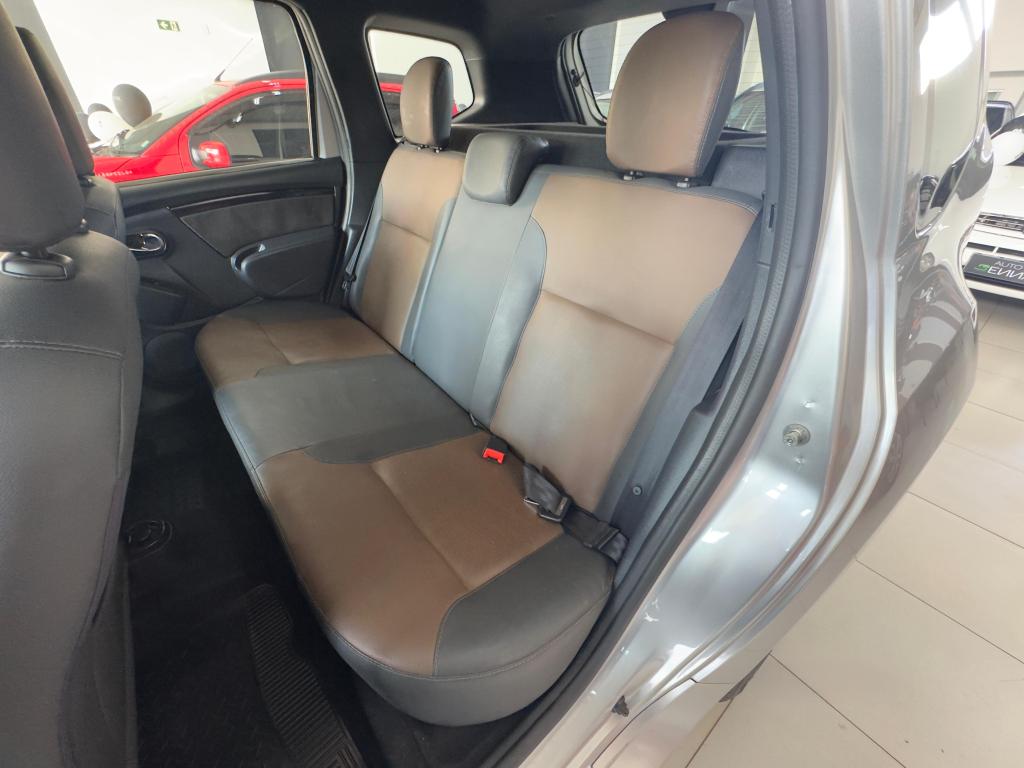 RENAULT Duster - Foto