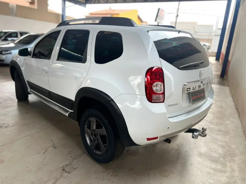 RENAULT Duster - Miniatura