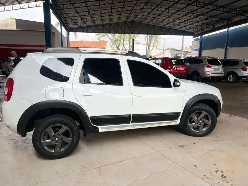 RENAULT Duster - Miniatura