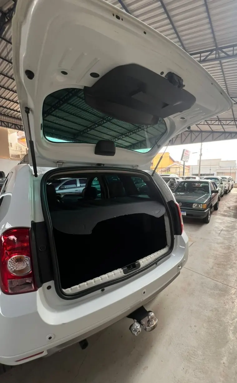 RENAULT Duster - Miniatura