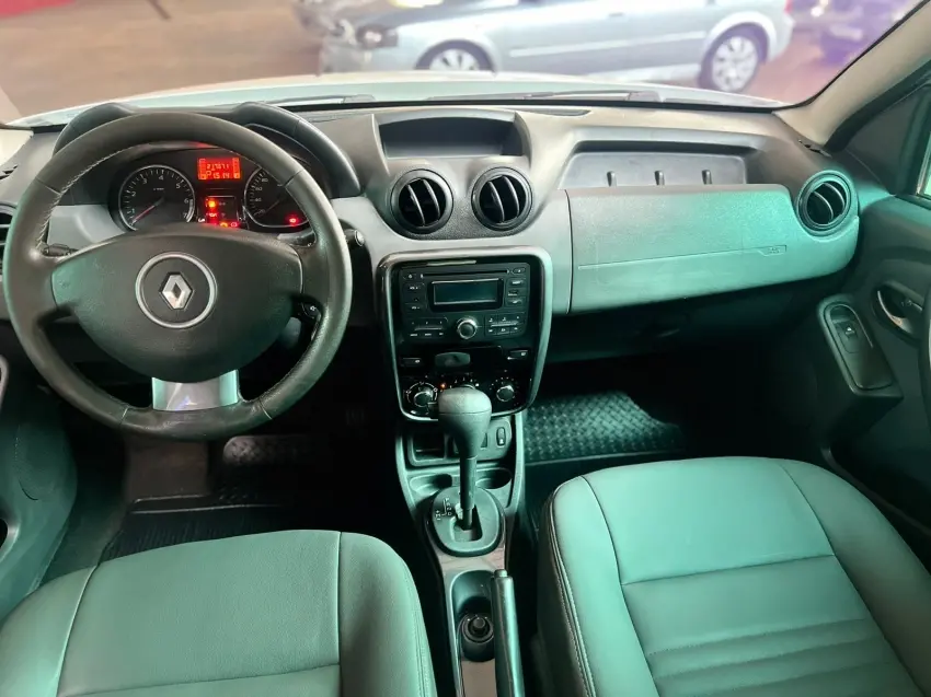 RENAULT Duster - Miniatura