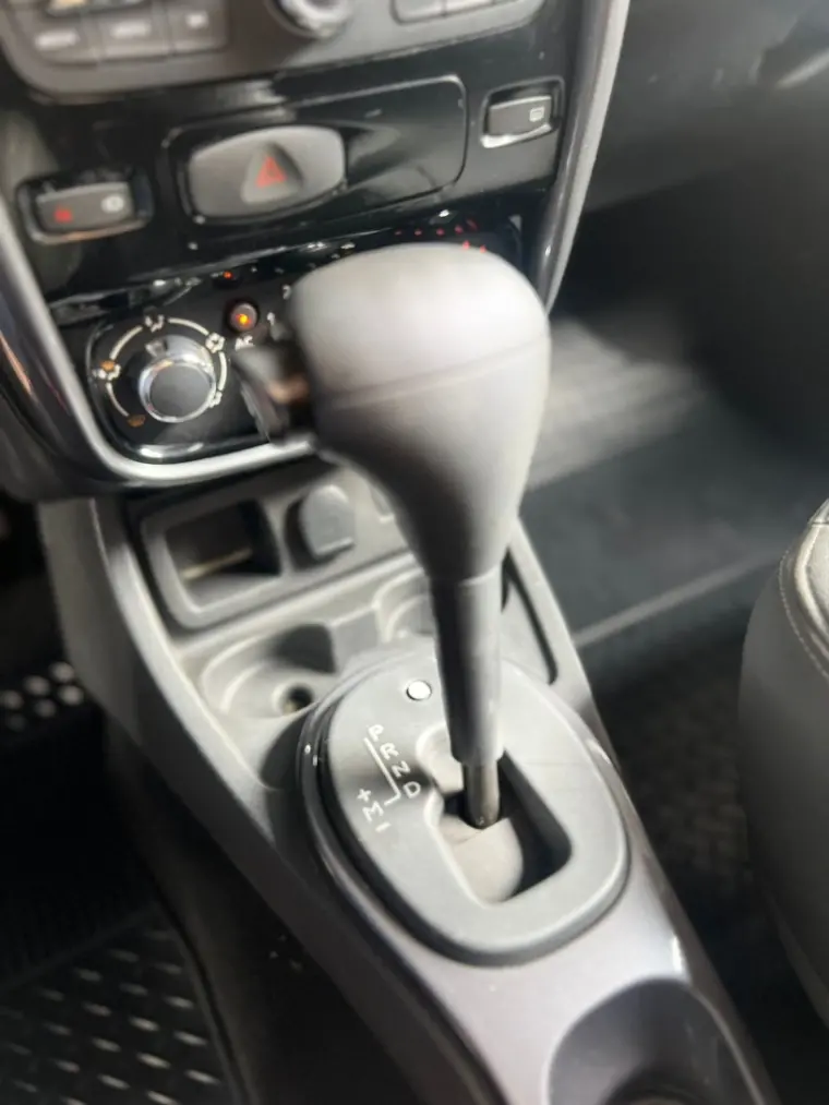 RENAULT Duster - Miniatura