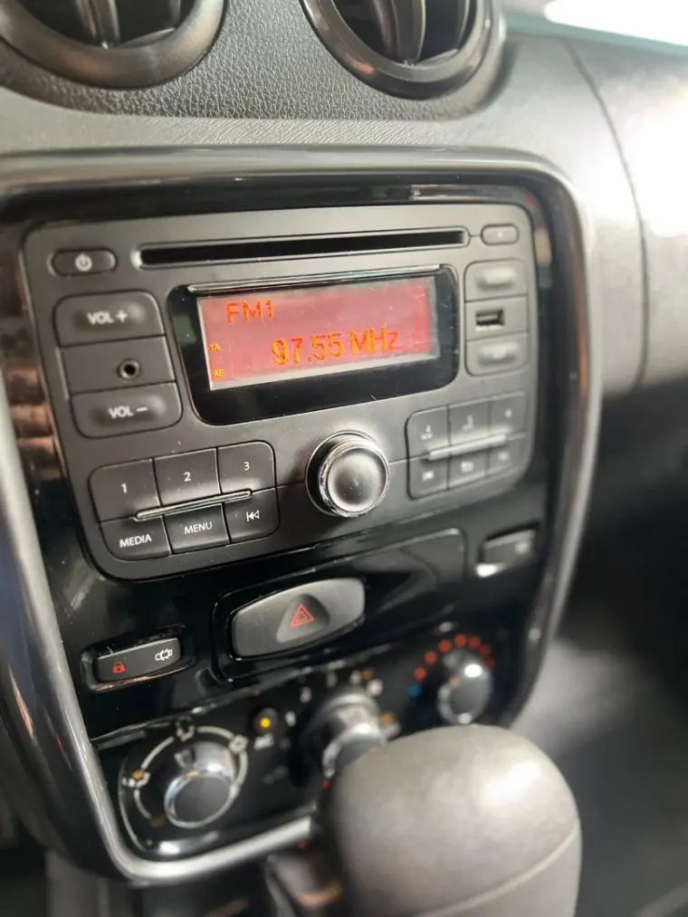 RENAULT Duster - Miniatura