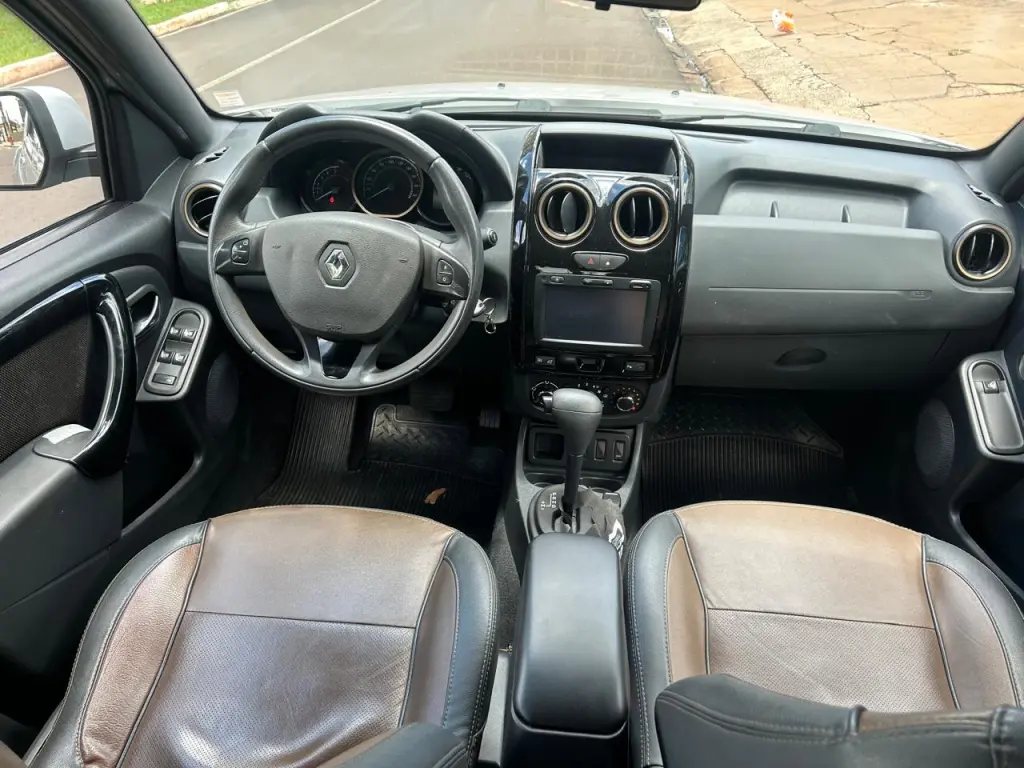 RENAULT Duster - Foto