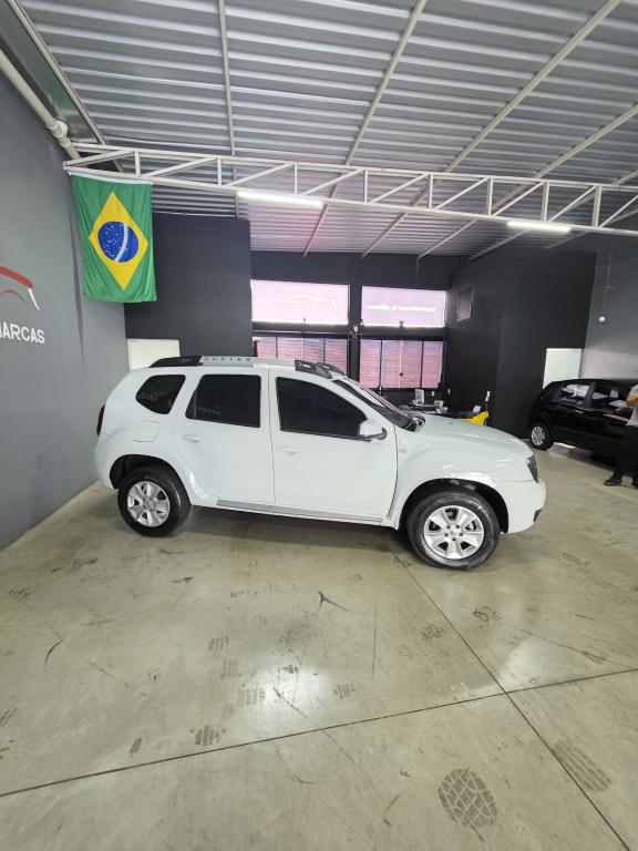 RENAULT Duster - Foto