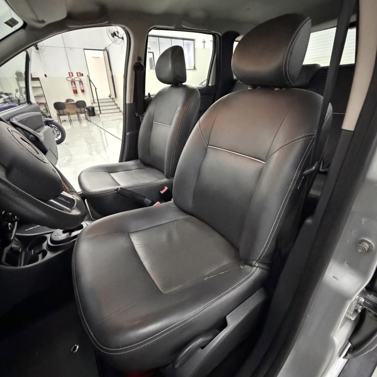 RENAULT Duster - Foto