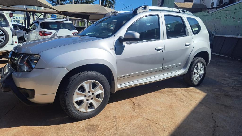 RENAULT Duster - Foto