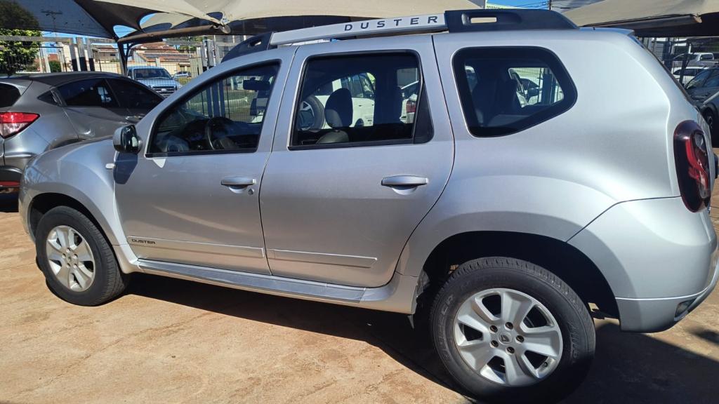 RENAULT Duster - Foto