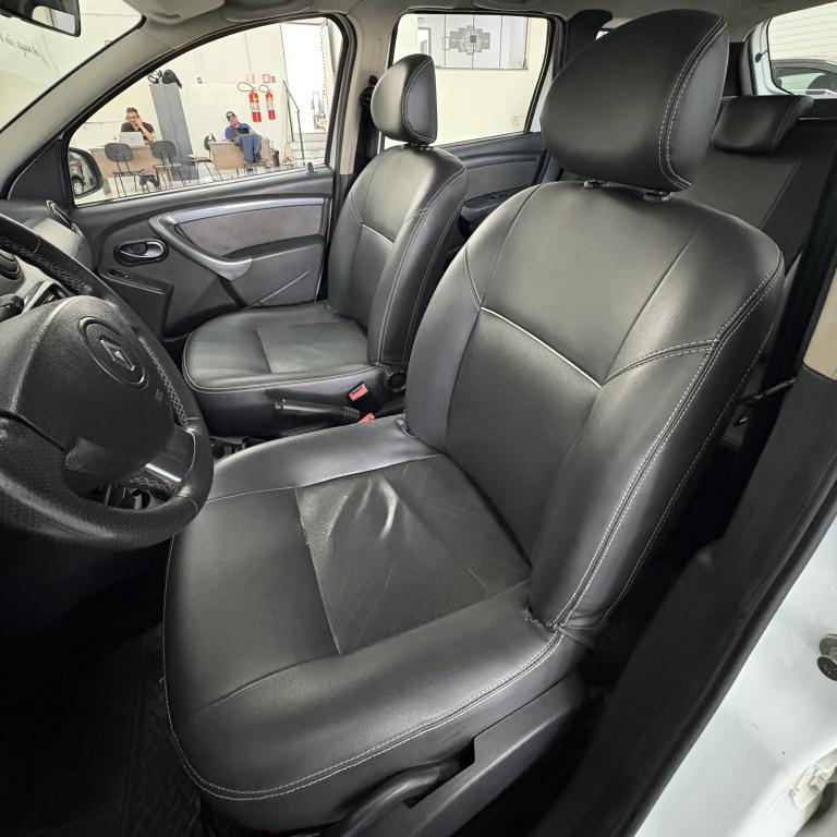 RENAULT Duster - Foto