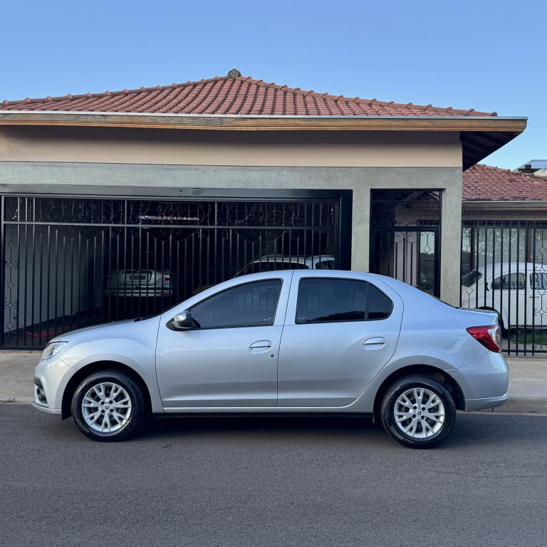 RENAULT Logan - Foto