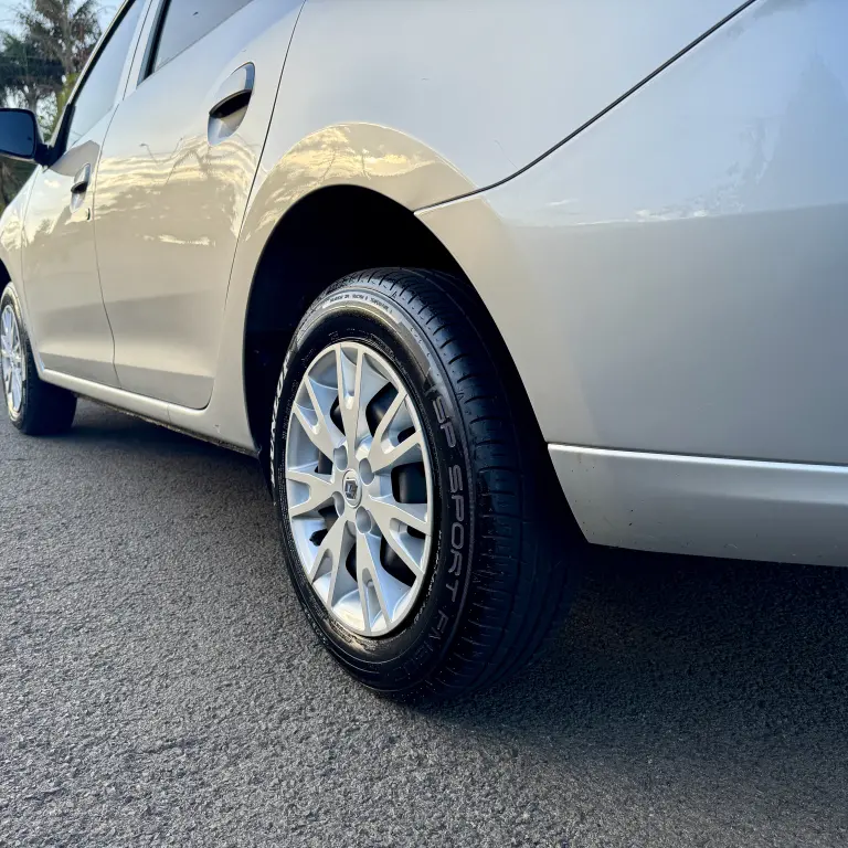 RENAULT Logan - Foto