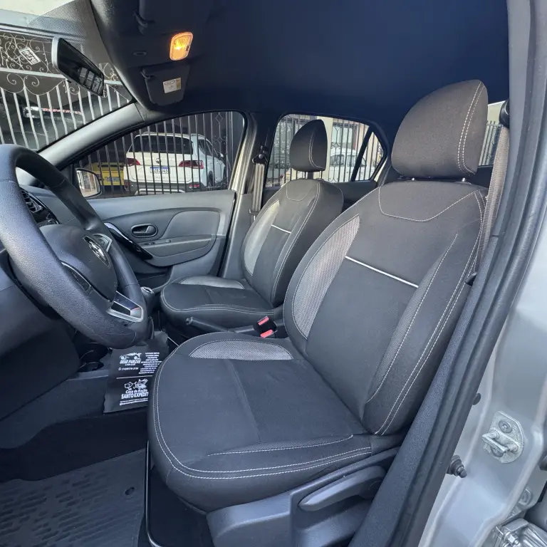 RENAULT Logan - Foto