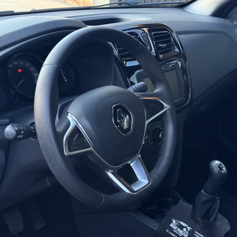 RENAULT Logan - Foto