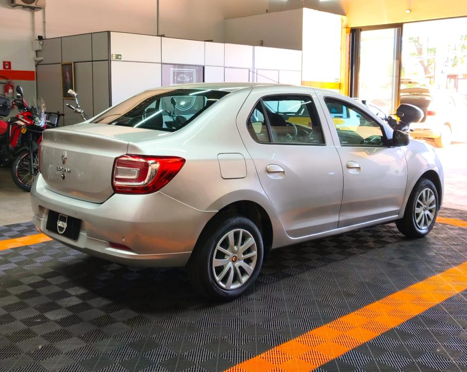 RENAULT Logan - Foto